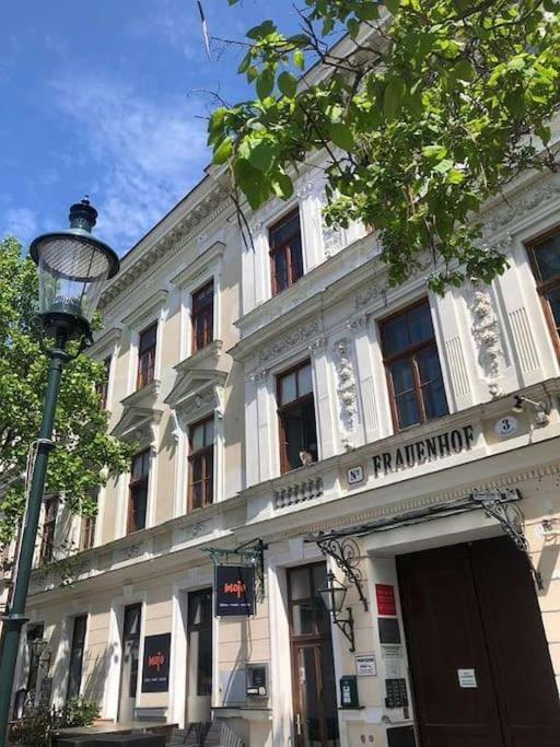 Paraderma Apartment Im Zentrum Baden Bei Wien Extérieur photo